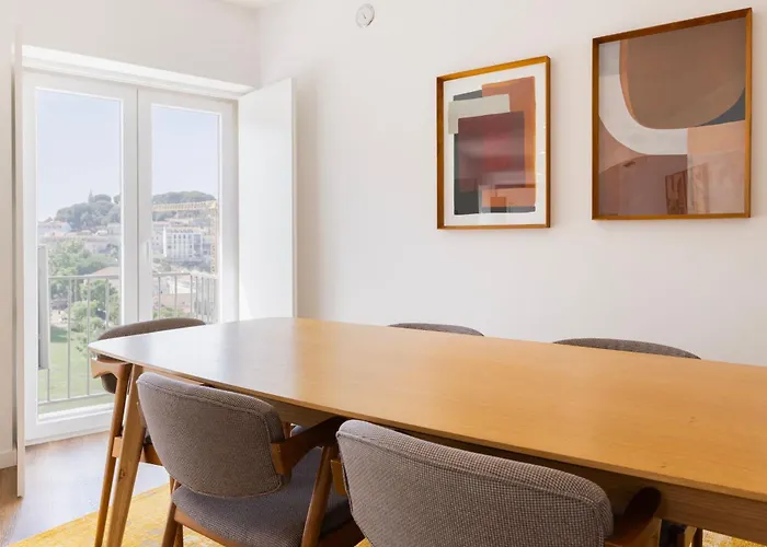 شقة 3bdr In Graca By Lovelystay *