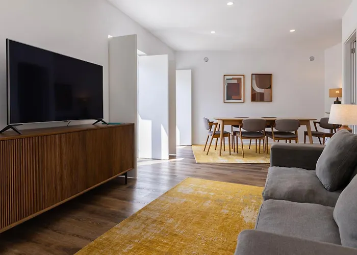 شقة 3bdr In Graca By Lovelystay *