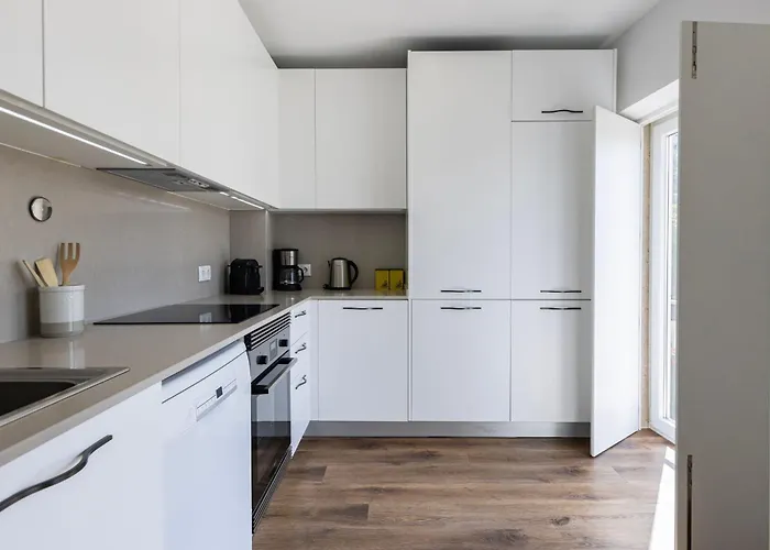 3bdr In Graca By Lovelystay